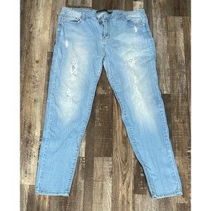 Woman’s blue jeans size 17